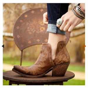Ariat Dixon boots